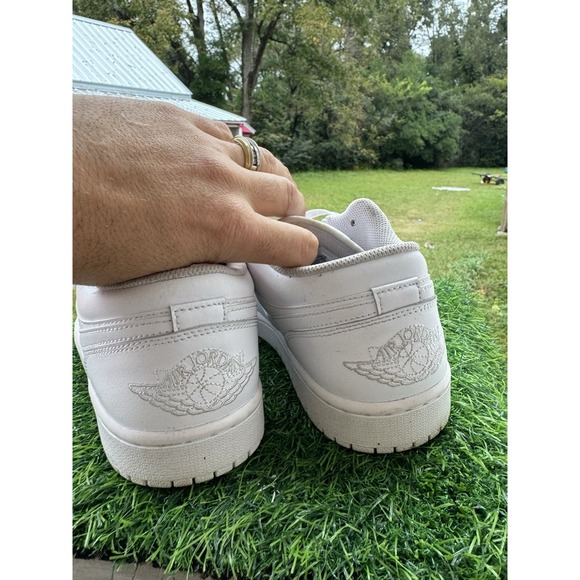 Jordan 1 Low Triple White Sneakers Size 9.5 553558 136 - Picture 5 of 8